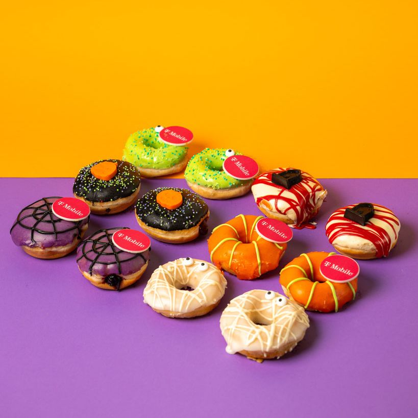 Halloween Office Box – 24 donuts with logo (vegan)