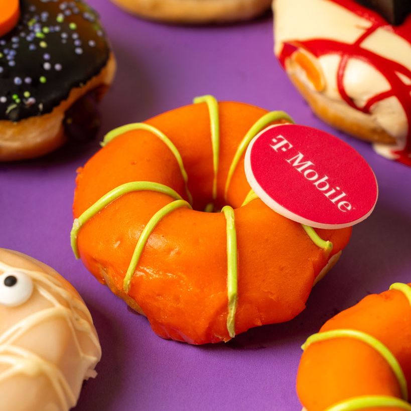 Halloween Office Box – 24 donuts with logo (vegan)