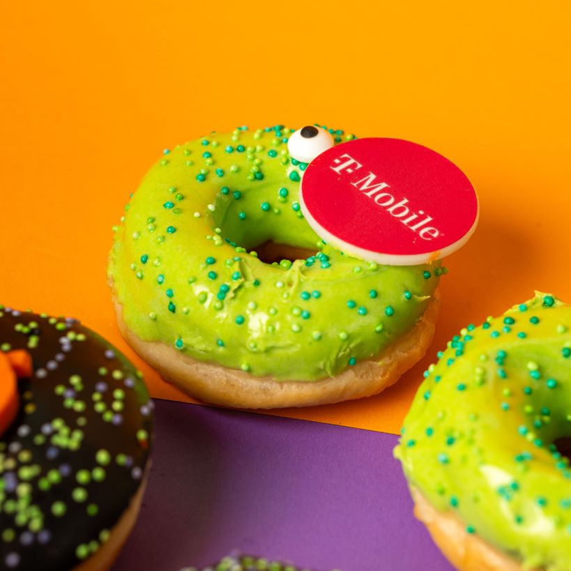 Halloween Office Box – 24 donuts with logo (vegan)